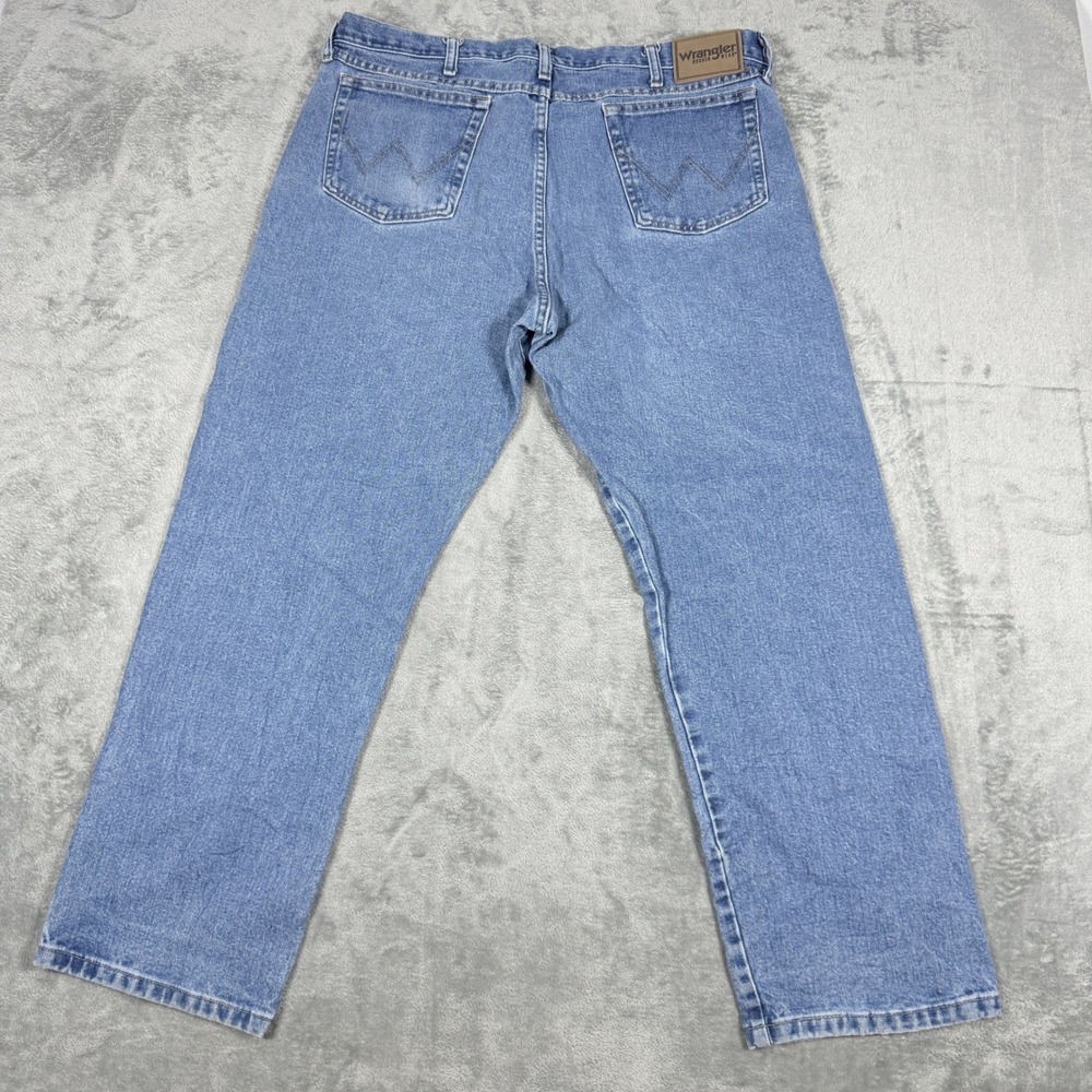 Vintage Wrangler Mens 38x30 Rugged Wear Jeans Light Wash Denim Straight Leg - Picture 3 of 8